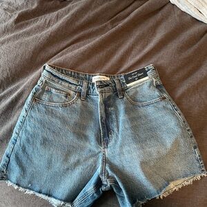 Abercrombie Dad Short High-Rise Denim Shorts in Medium